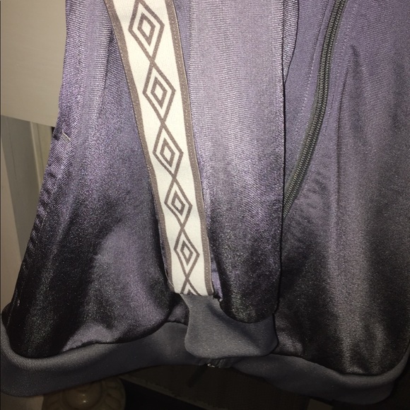 Umbro brand Youth light weight gray zip up jacket Size large - Picture 3 of 8